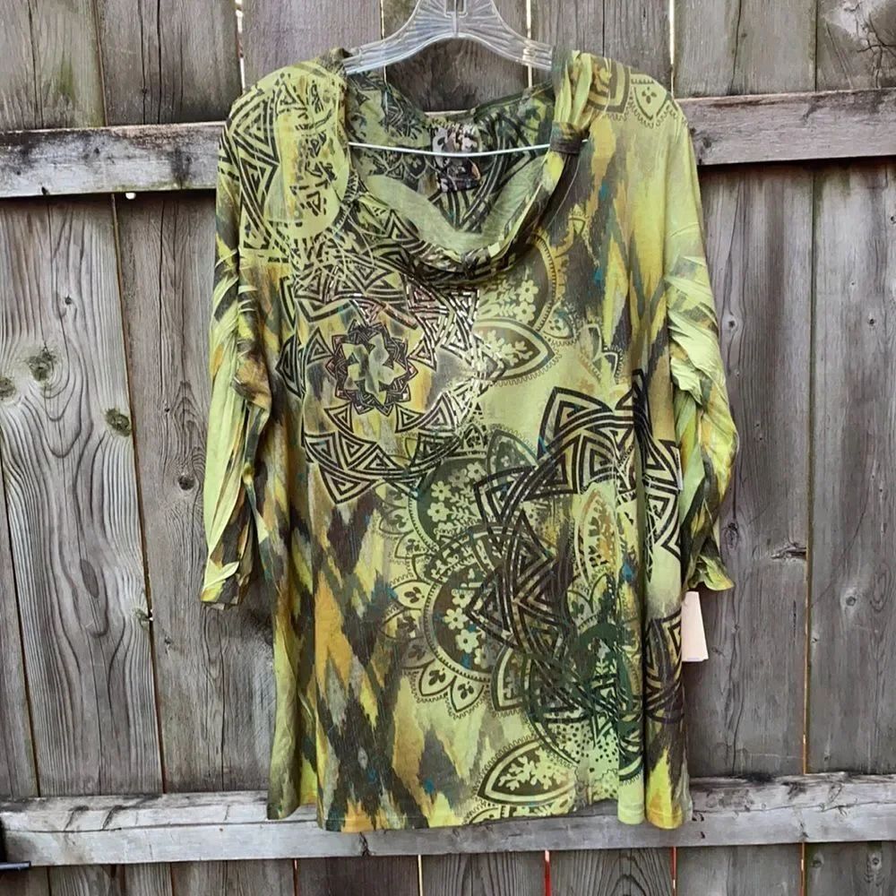 Avenue bedazzled top sz. 18-20 NWT